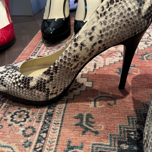 Snakeskin effect MK heels! - Picture 4 of 4